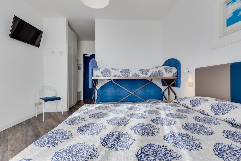 לידו די ג'סולו Hotel Manila מראה חיצוני תמונה