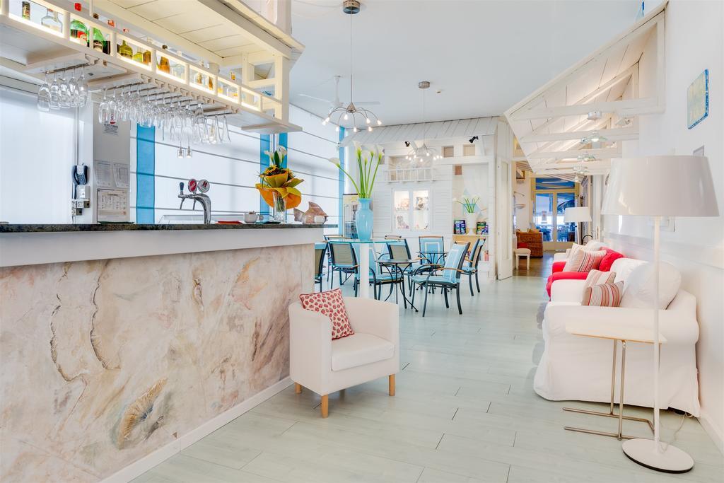 לידו די ג'סולו Hotel Manila מראה חיצוני תמונה