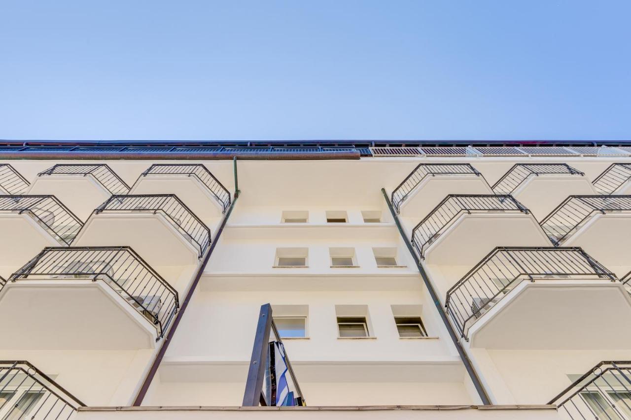 לידו די ג'סולו Hotel Manila מראה חיצוני תמונה